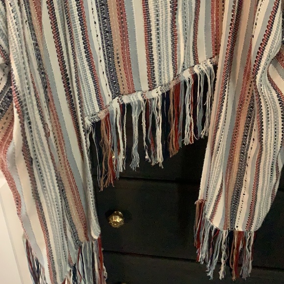 Altar’d State Fringe Kimono - Picture 3 of 5